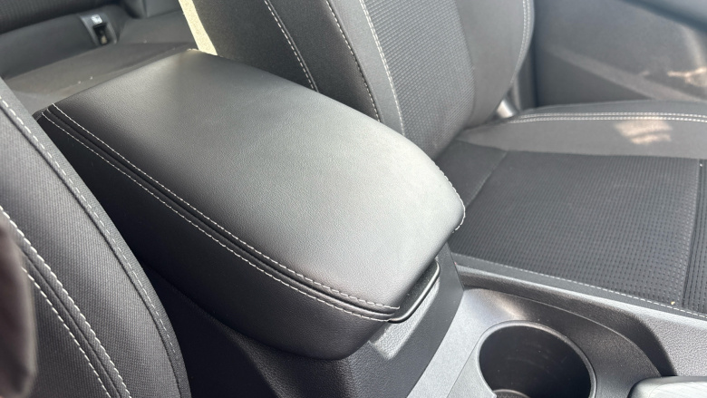 Nissan Qashqai 1.3 DiG-T MH Acenta Premium 5dr Petrol Hatchback